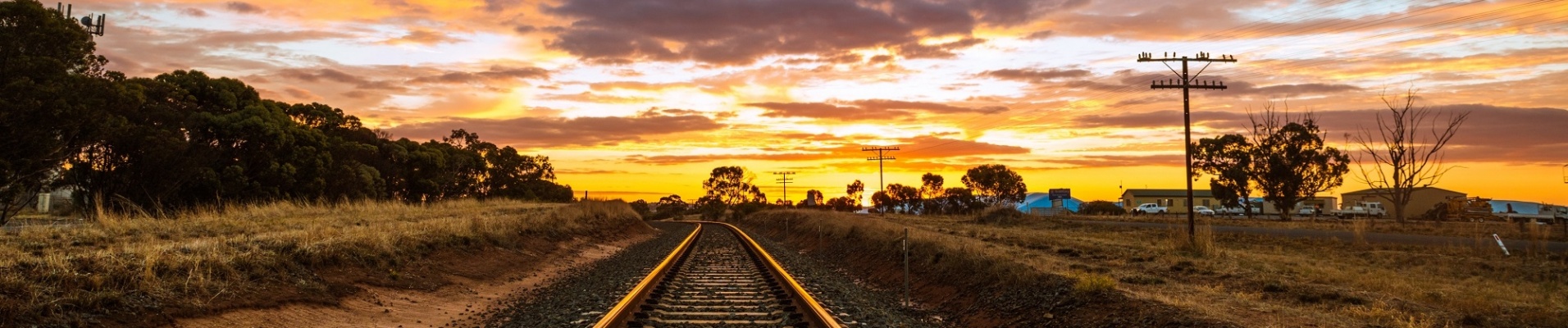 Rails de train au beau milieu de l'outback
