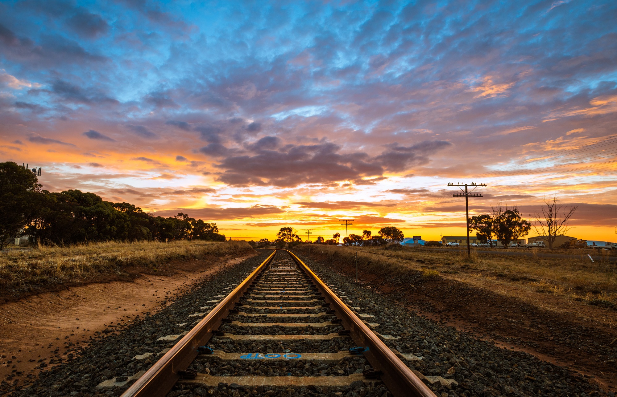 Rails de train au beau milieu de l'outback
