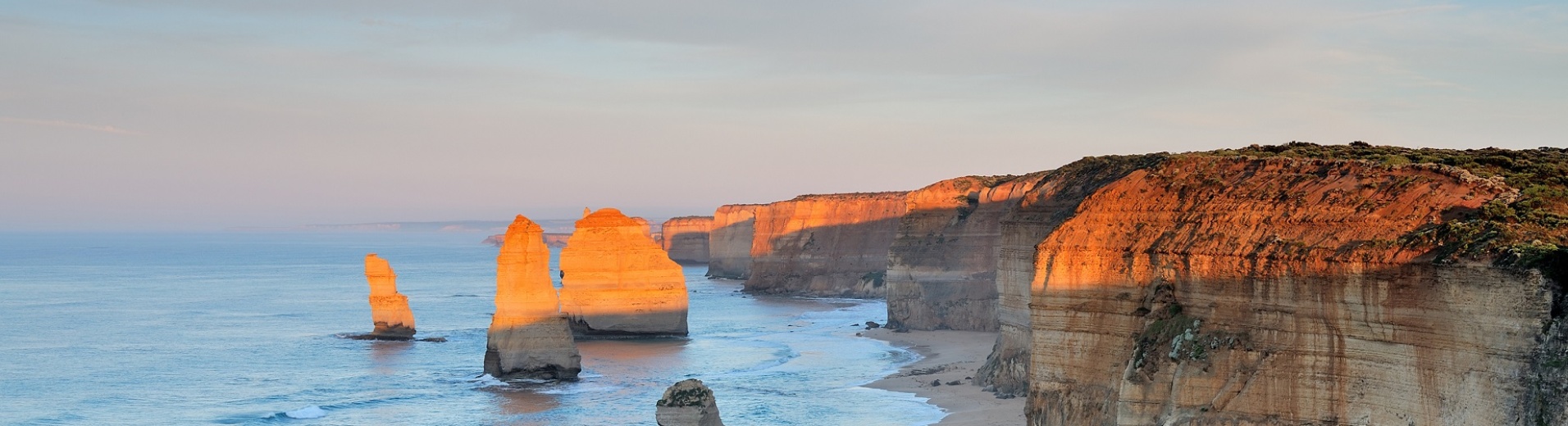 Coucher de soleil sur les douze apôtres à la Great Ocean Road